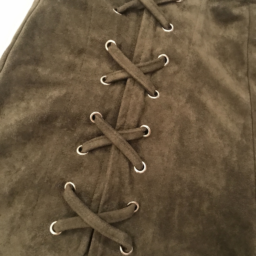Shorts - Picture 4 of 6